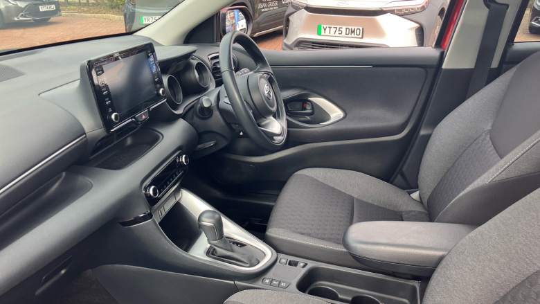 Toyota Yaris 1.5 Hybrid Design 5dr CVT Hybrid Hatchback